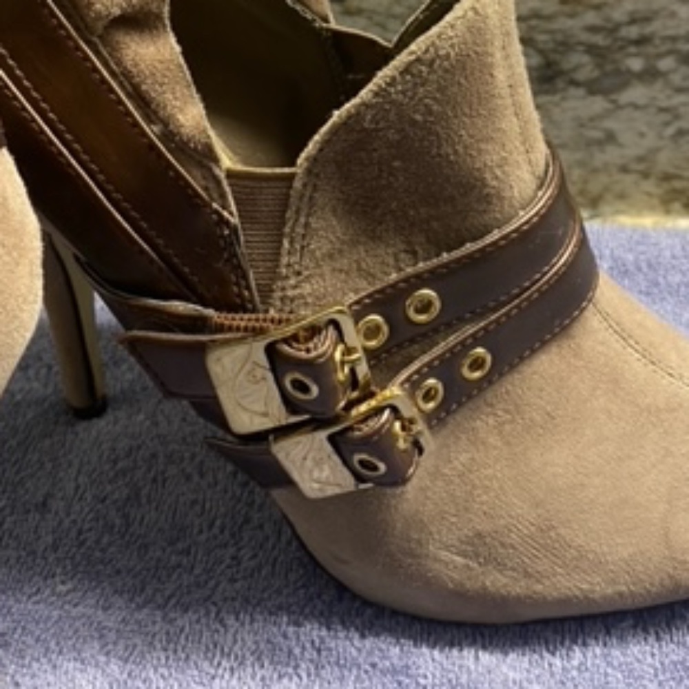 Open Toe Heels - Picture 9 of 9